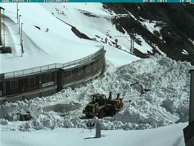 Sgombero neve Passo Stelvio - maggio 2014