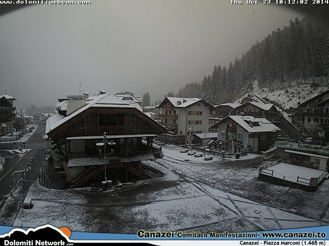 Neve in centro a Canazei