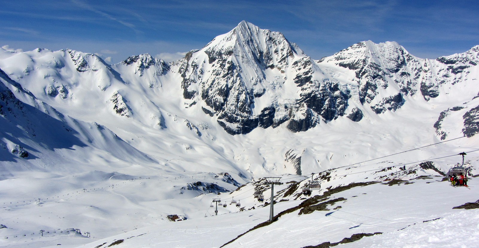 Le località sciistiche dove continuare a sciare in Aprile e Maggio