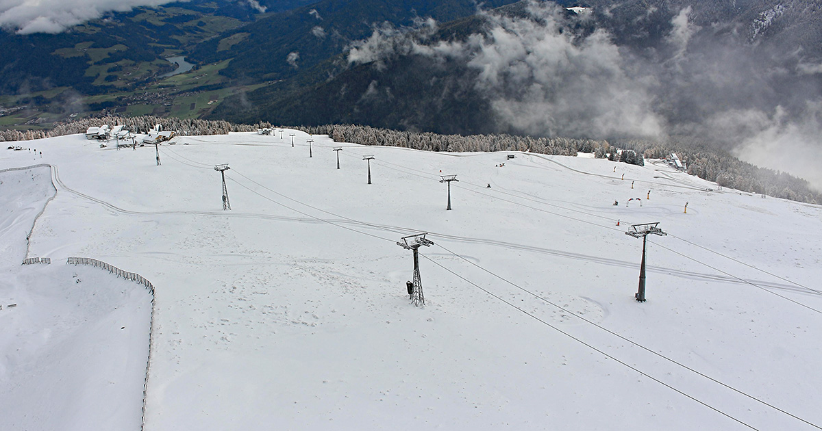 Neve su Alpi e Appennini, ora si guarda all’apertura impianti