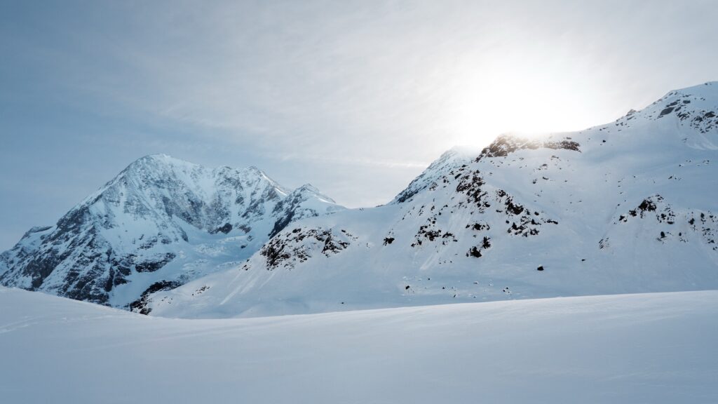 Panorama innevato delle montagne di Solda nel gruppo dell’Ortles